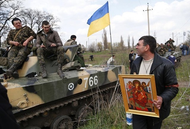 Донбасс:В слова о перемирии не верим, Украина постоянно по нам стреляет. За что по нам бьют? - Страница 22 H-15838
